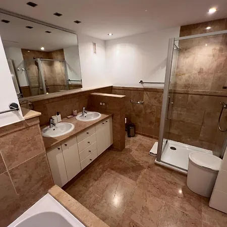 Bahia - 2 Bedroom Seafront Апартаменты *
